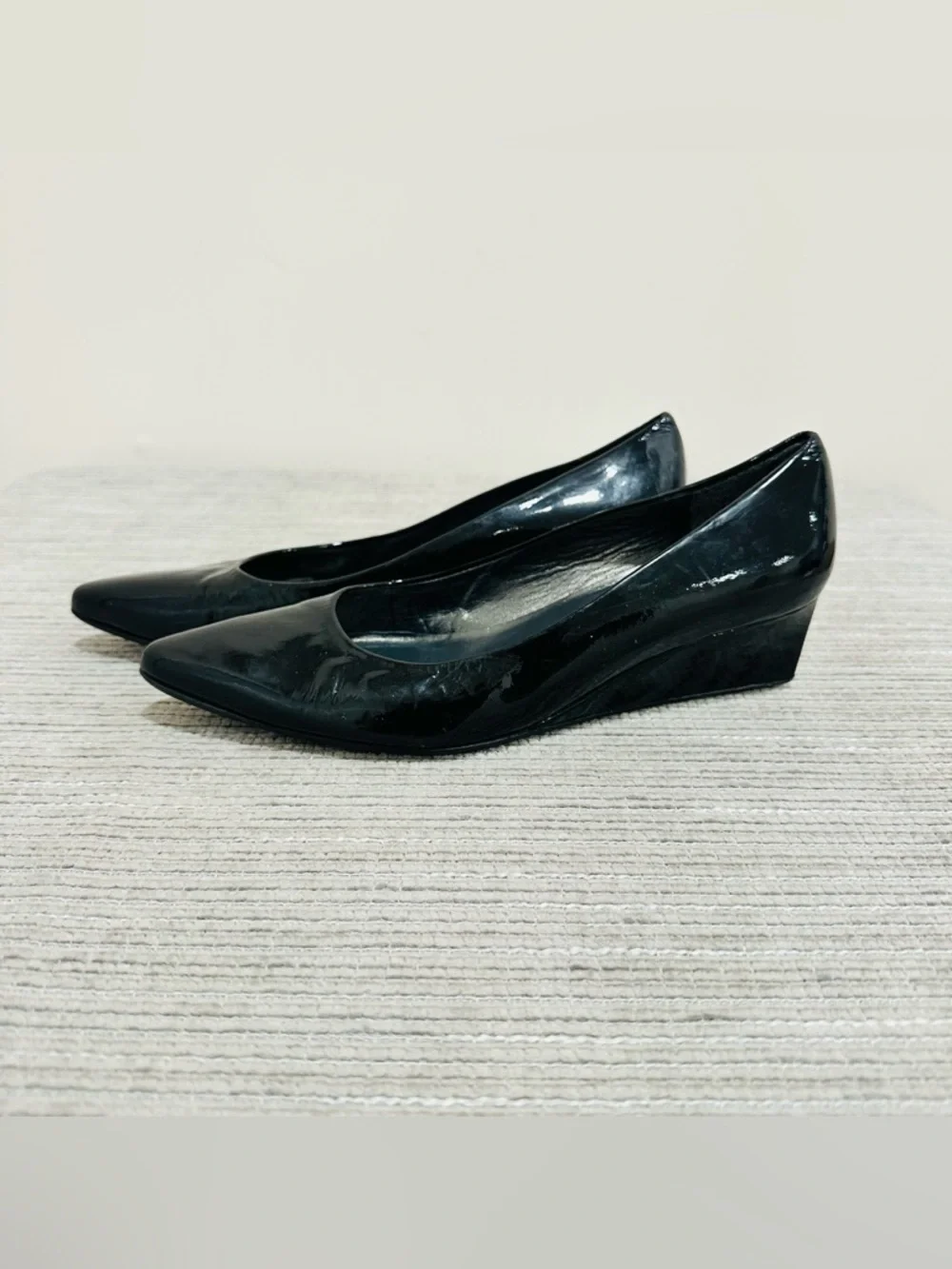 Stuart Weitzman Women’s Black Patent Leather Wedges Size 5,5 - Picture 2 of 11